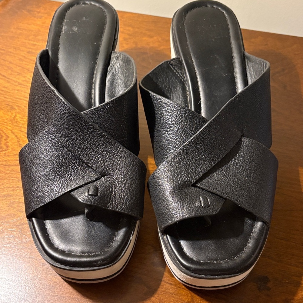 Donald J. Pliner Black Leather Mules